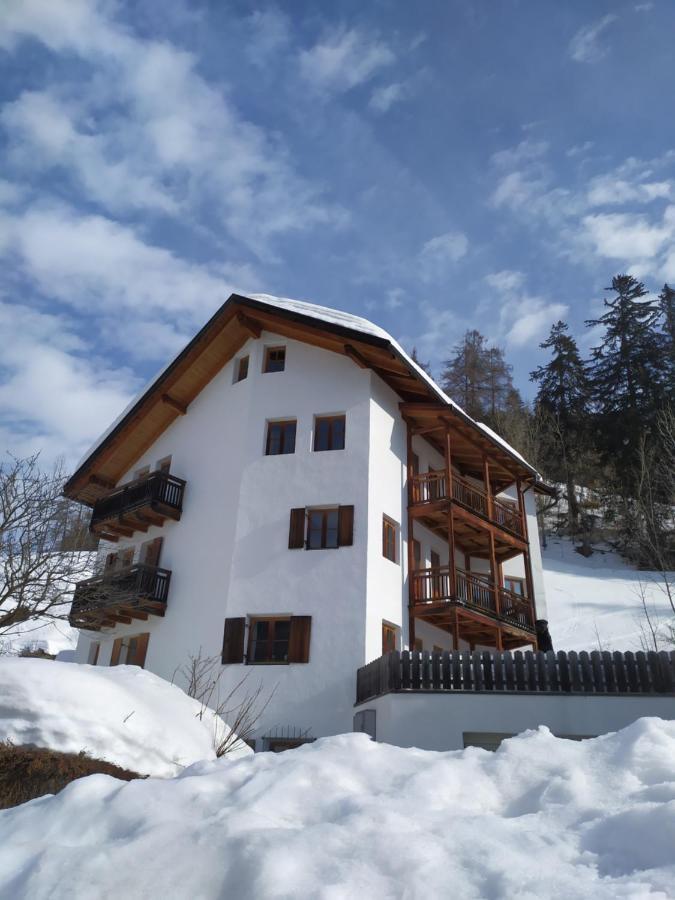 Apartments Ban Guggugg Colle Isarco Bagian luar foto