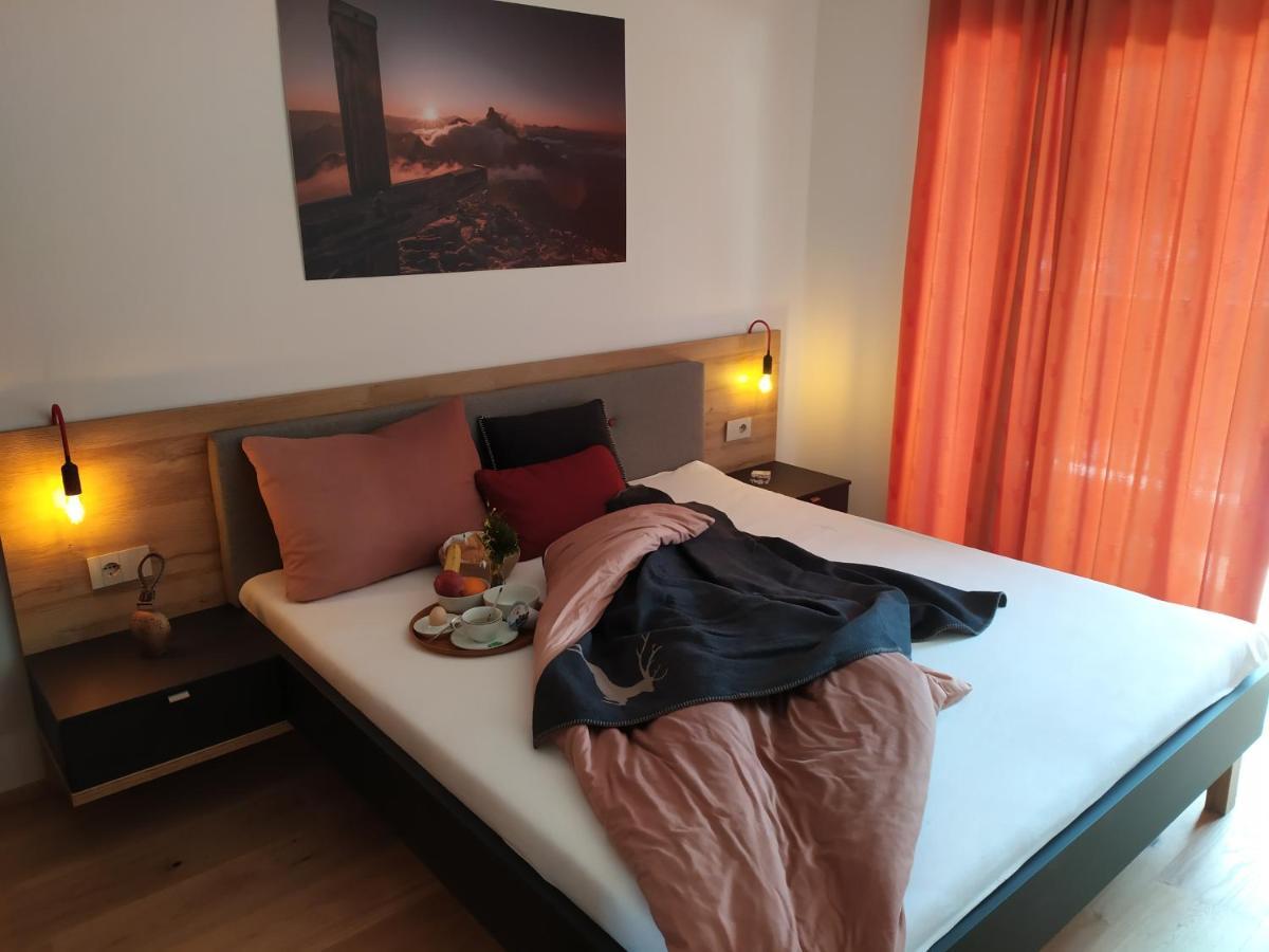 Apartments Ban Guggugg Colle Isarco Bagian luar foto